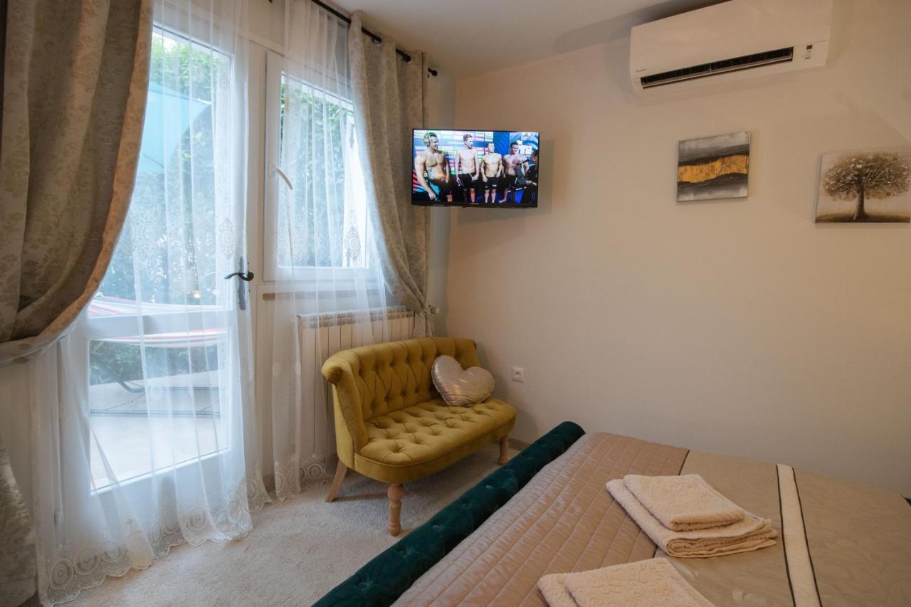 Wellness Studio D'Or: Exclusive Apartment with Spa Amenities Porec Exterior photo