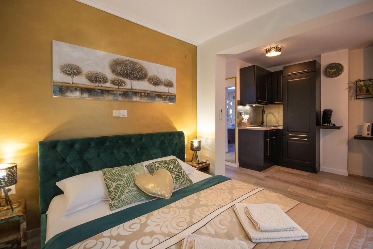 Wellness Studio D'Or: Exclusive Apartment with Spa Amenities Porec Exterior photo